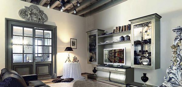 Шкаф витрина в интерьере гостиной Шкаф витрина в интерьере гостиной