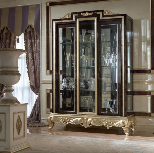 Коллекция элитных шкафов витрин Коллекция элитных шкафов витрин