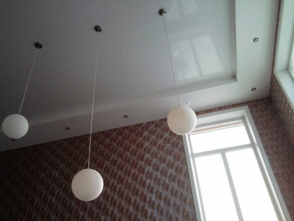 Натяжна стеля своїми руками: покрокова інструкція з монтажу