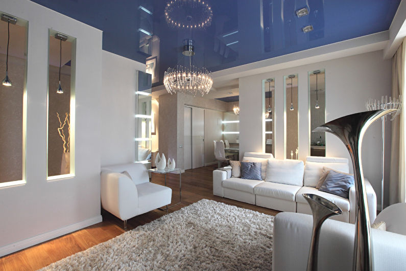 Синя натяжна стеля у залі (вітальні) - фото