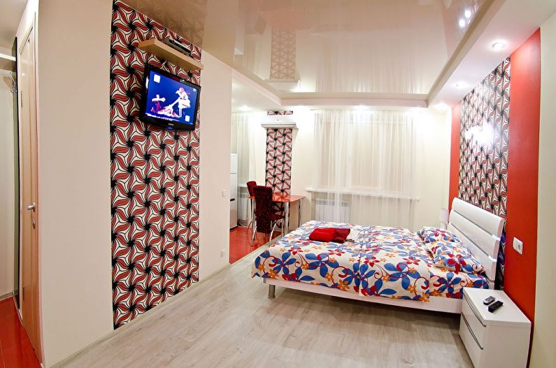 Глянцева натяжна стеля у спальні.