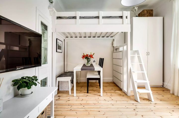 Ліжко горище в студії