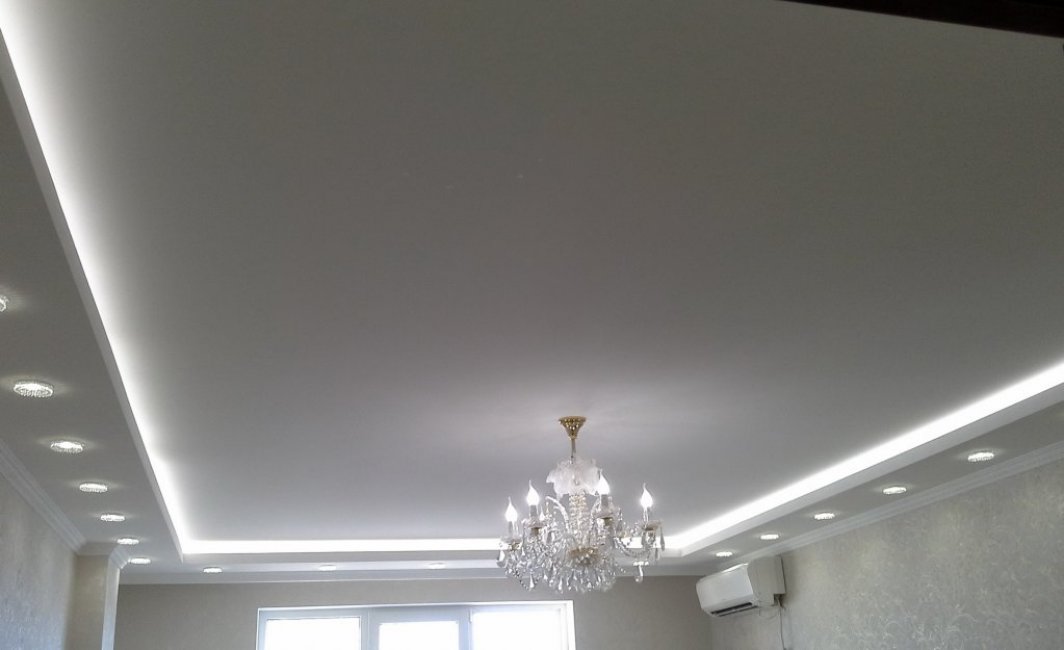 Білі з підсвічуванням