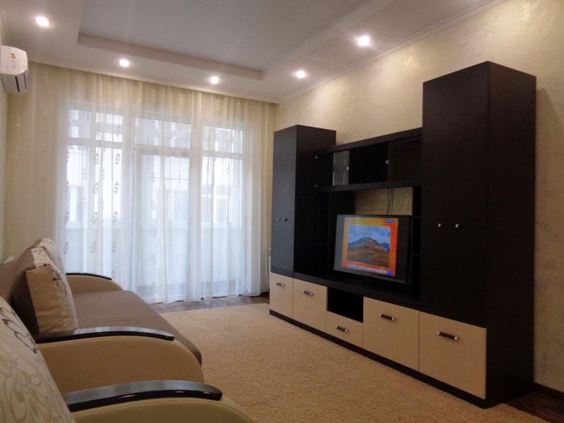 Стінка в однокімнатній квартирі