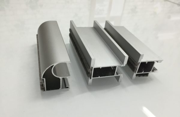 Алюмінієві профілі чудово справляються з навантаженням