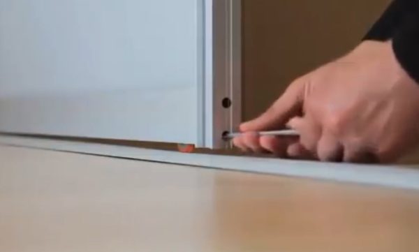 Регулювання дверного полотна