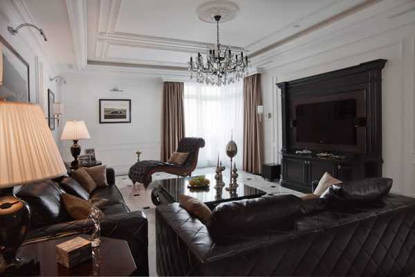 Чорні меблі в класичному інтер'єрі вітальні Чорні меблі в класичному інтер'єрі вітальні