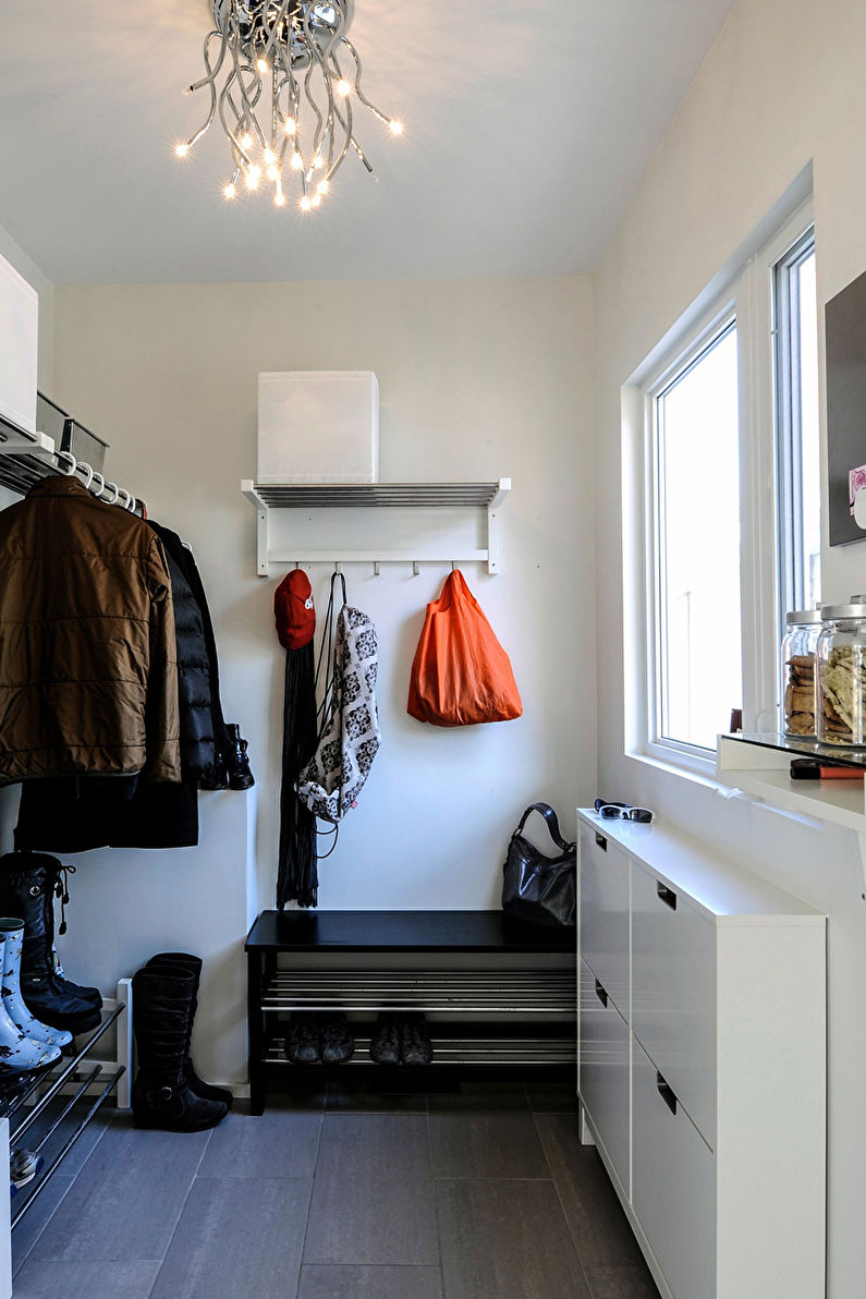 Дизайн інтер'єру маленького передпокою в сучасному стилі