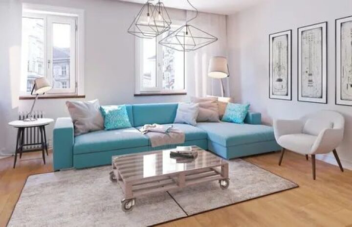 Диван як яскравий акцент в інтер'єрі у скандинавському стилі