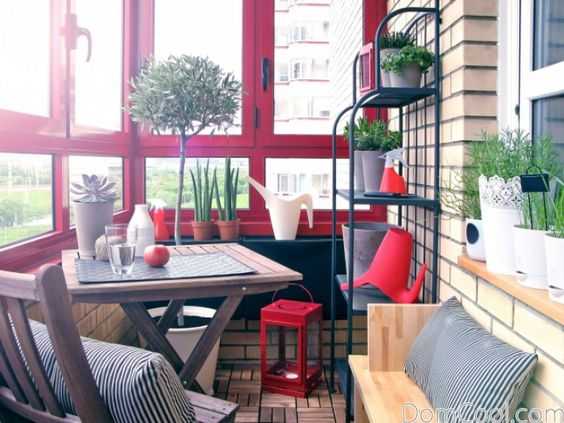 Яскраве оформлення скління