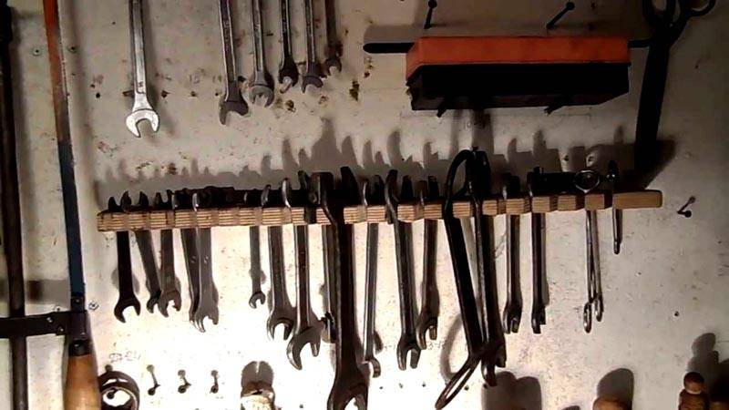 Отличный вариант для ключей и отверток