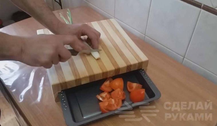 Потолочный декор из гипсокартона и светодиодных ламп