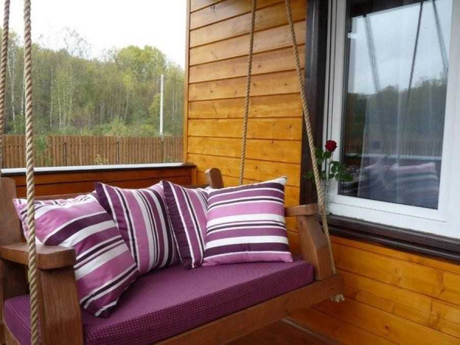 качели на веранде